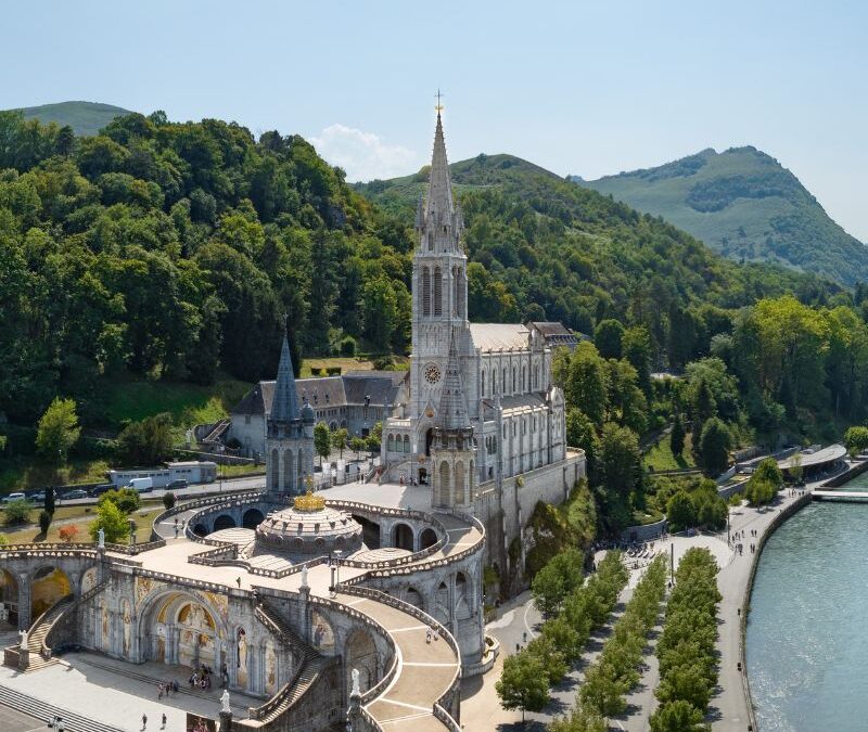 ANDORRA Y LOURDES